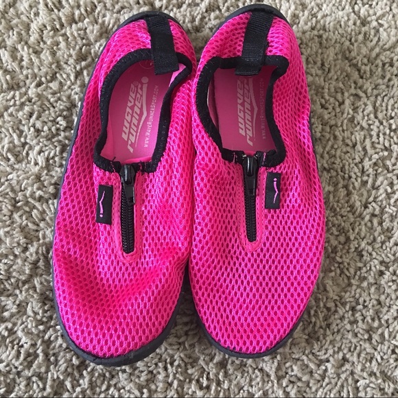 Wave Runner Outdoors Water Shoes - Picture 1 of 6